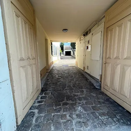 Nuiteejour Versailles Cyr L'ecole Apartment Saint-Cyr-l'Ecole