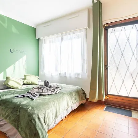 Apartment Nuiteejour Versailles Cyr L'ecole Saint-Cyr-l'Ecole