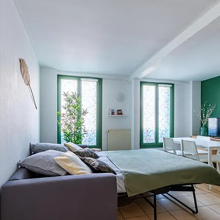 Nuiteejour Versailles Cyr L'ecole Apartment *