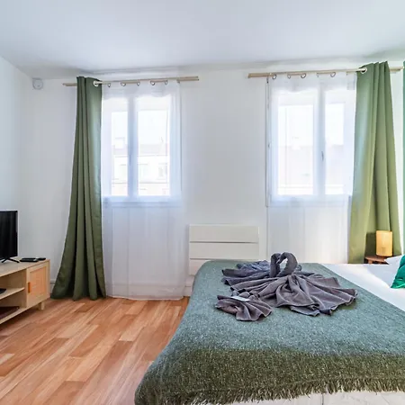 Nuiteejour Versailles Cyr L'ecole Apartment