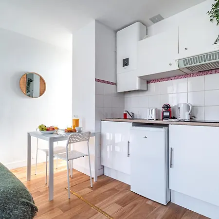 Nuiteejour Versailles Cyr L'ecole Apartment *