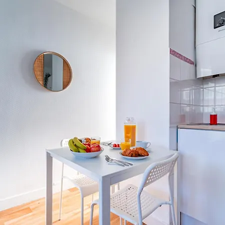 Apartment Nuiteejour Versailles Cyr L'ecole Saint-Cyr-l'Ecole